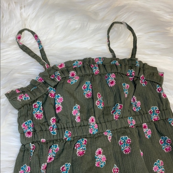 Old Navy baby girl romper - 6-12 months - Picture 4 of 8
